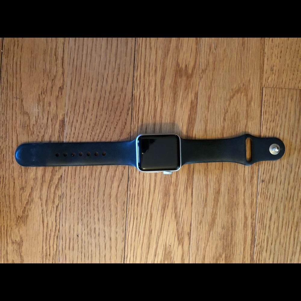 Apple Watch Series 2, 38mm Case, Silver Aluminum.